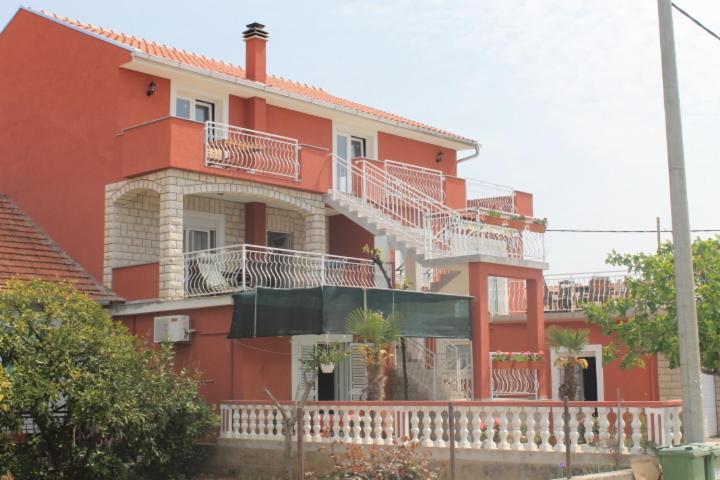 Apartments Roko Kolinda Бибинье Экстерьер фото